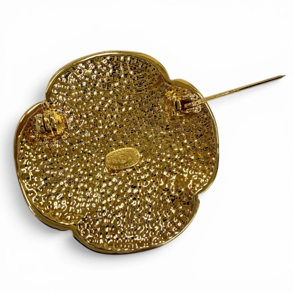 CHANEL Vintage Gold Logo Brooch - Picture 4 of 5